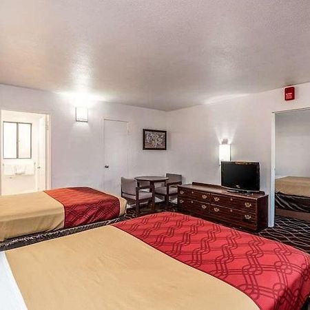 Econo Lodge University Тусон Экстерьер фото
